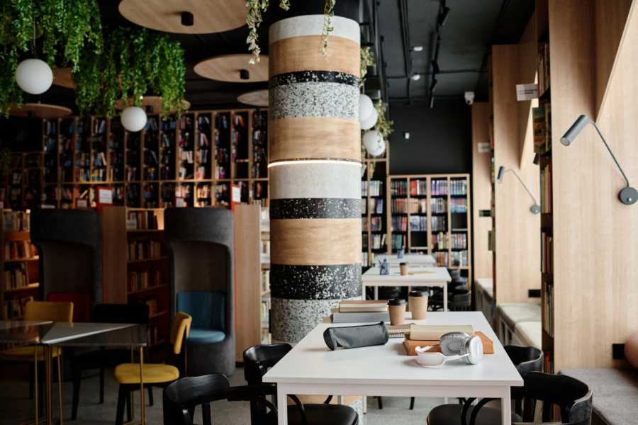 The hotel industry in Italy shows ongoing expansion.