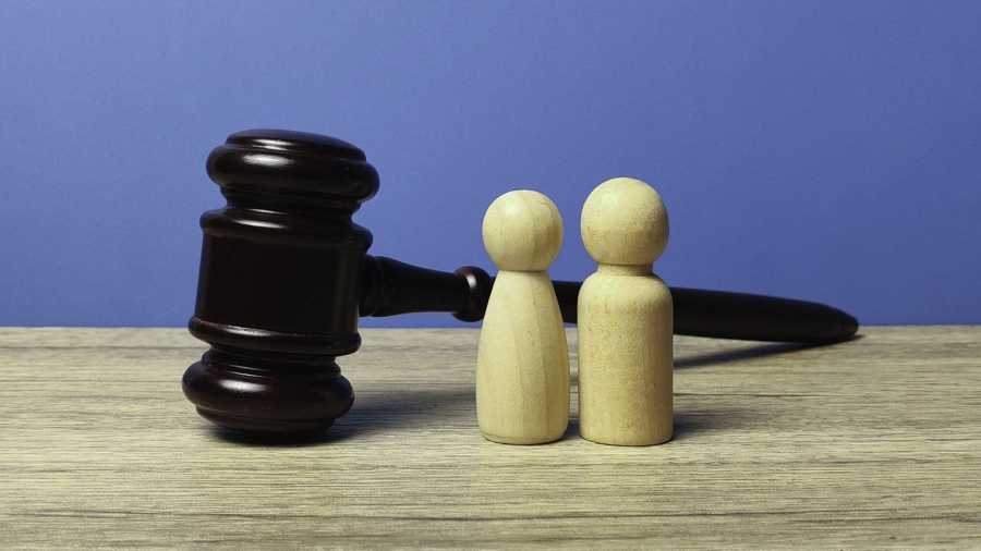 Selling a flat while cohabiting: the entitlements of unregistered mates, potential dangers, and legal conflicts