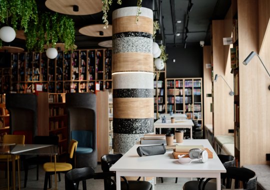 The hotel industry in Italy shows ongoing expansion.
