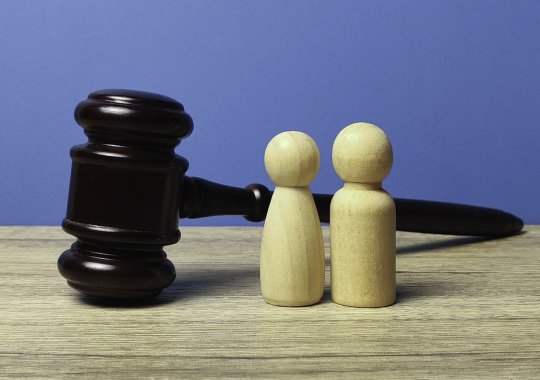 Selling a flat while cohabiting: the entitlements of unregistered mates, potential dangers, and legal conflicts