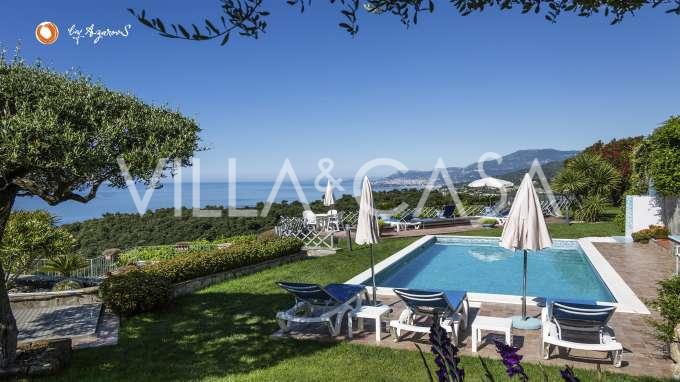 Large family villa of 550 square meters in Bordighera