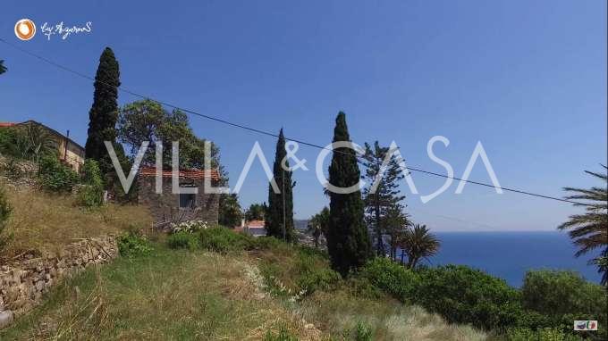 Plot with a house project in Bordighera