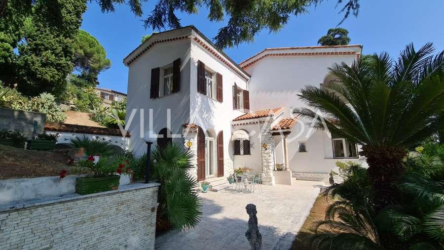 Villa with a beautiful park in Sanremo.