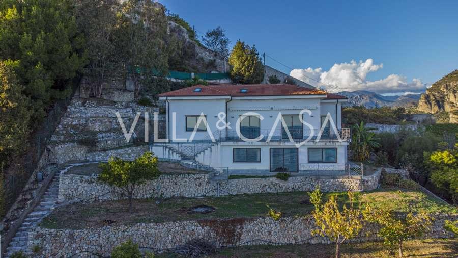 Villa by the sea in Ventimiglia - for sale