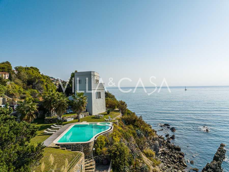 Villa with a private beach in Liguria