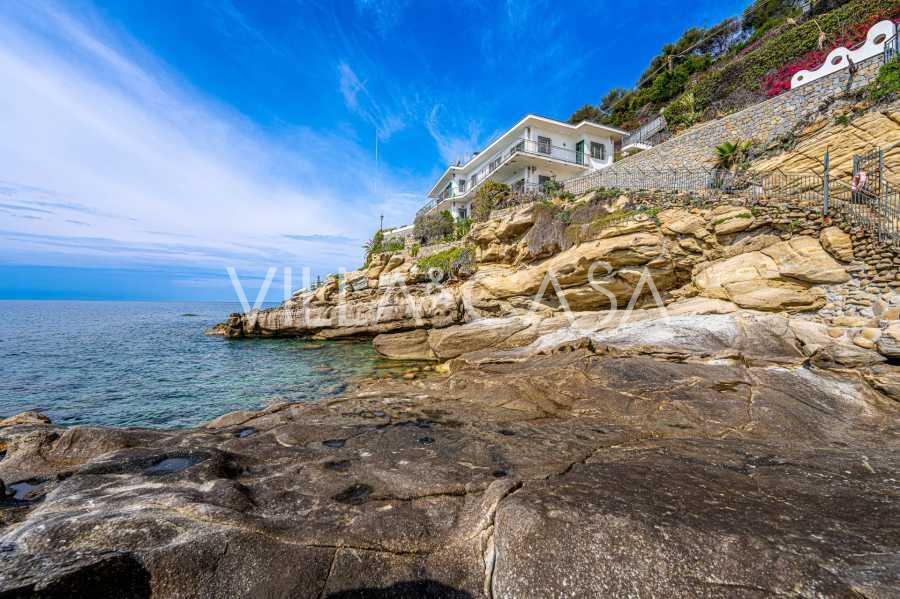 Villa in a prestigious area in Liguria