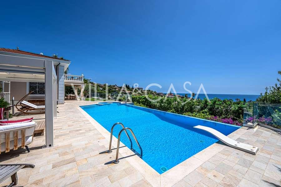 Luxurious villa of 400 square meters in Sanremo.