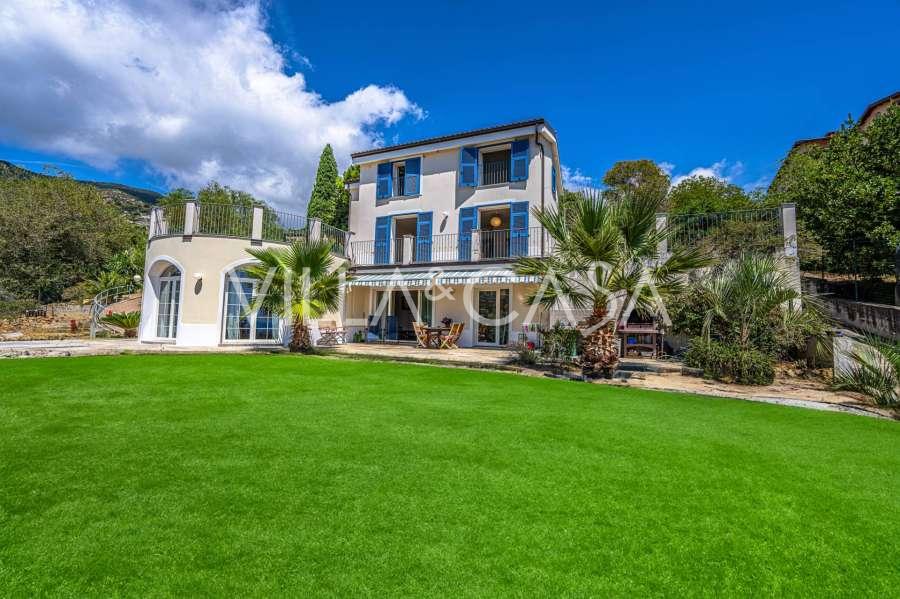 Villa for sale in San Remo.