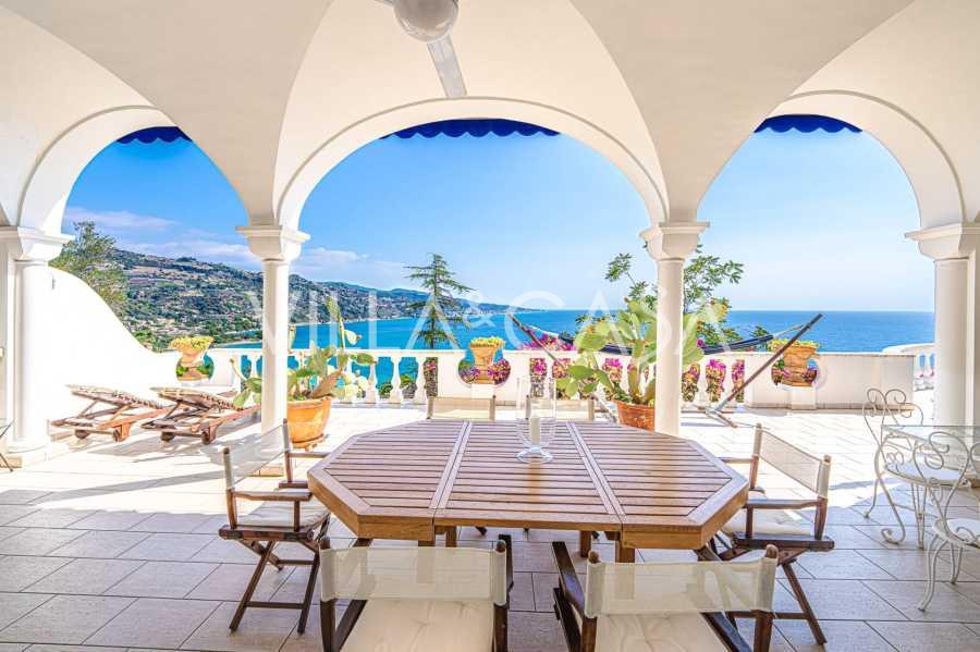 Elegant villa in Ventimiglia