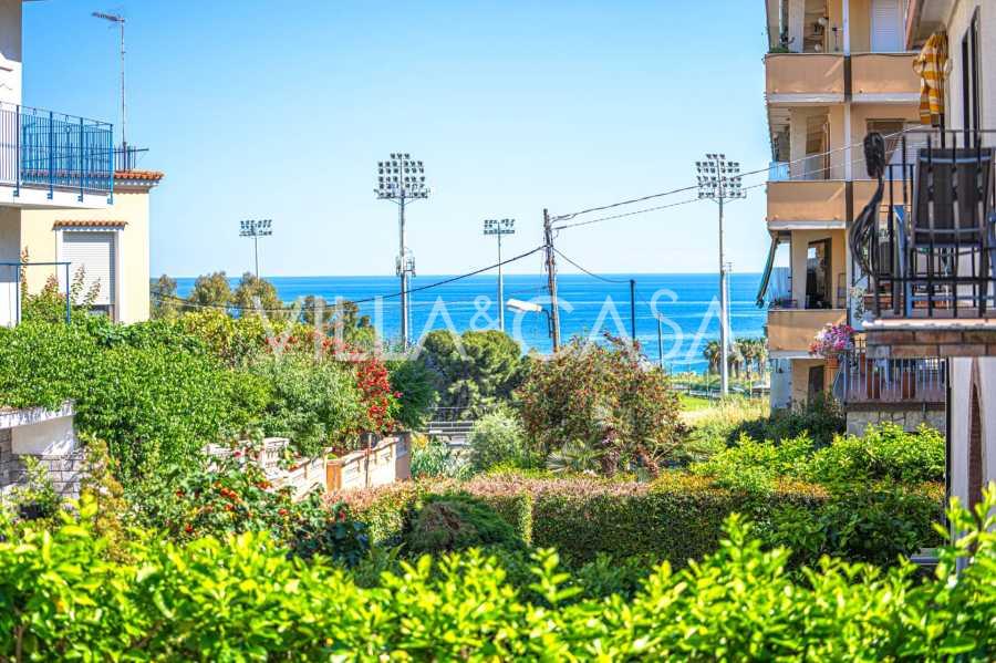 House by the sea in Nice