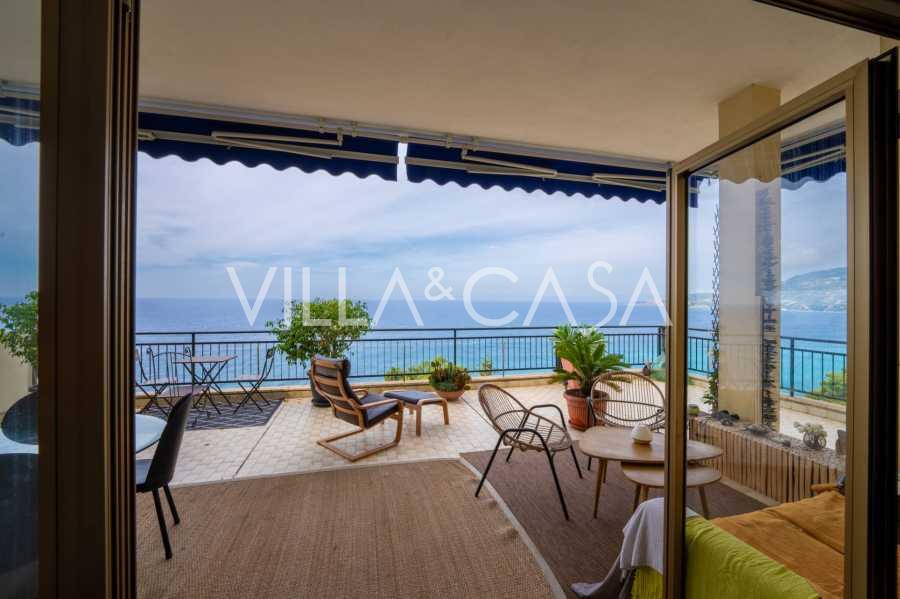 Apartment with a sea view in Ospedaletti.