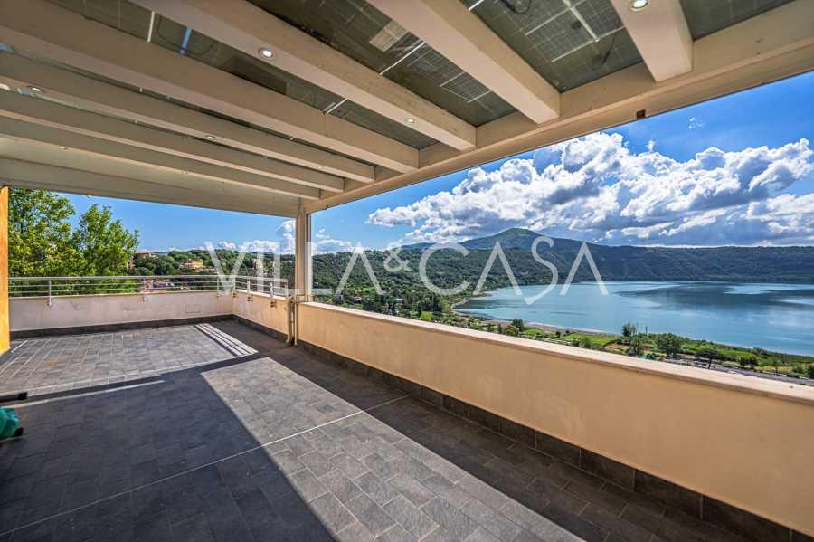 Luxury penthouse in Castel Gandolfo