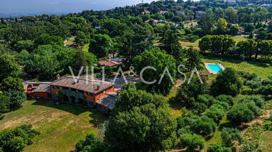 Villa with history and pool in Grottaferrata