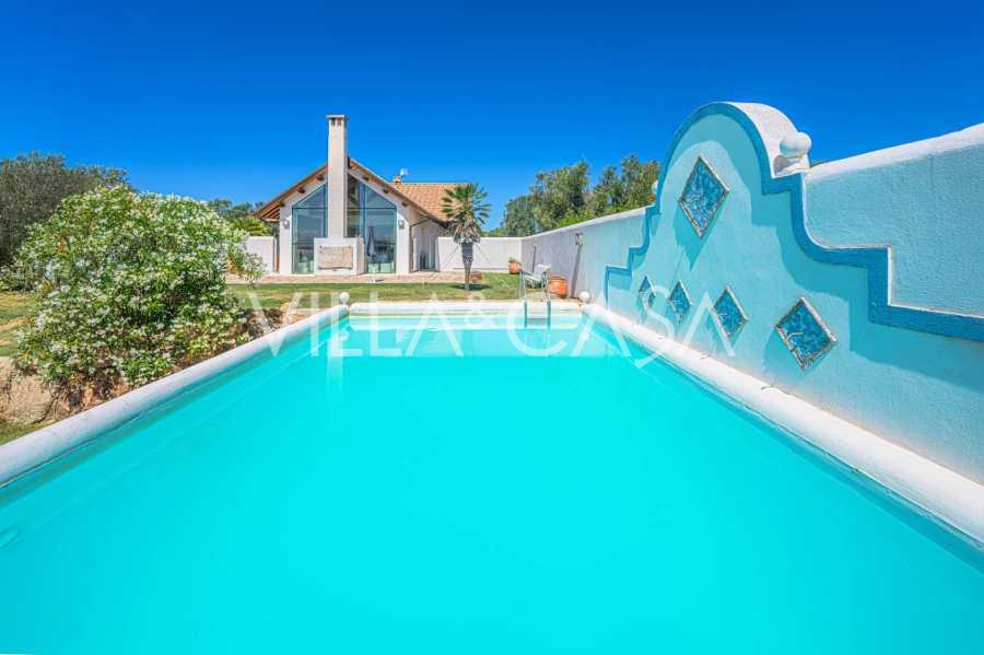 Modern-style villa with a pool on the border of Lazio and Tuscany