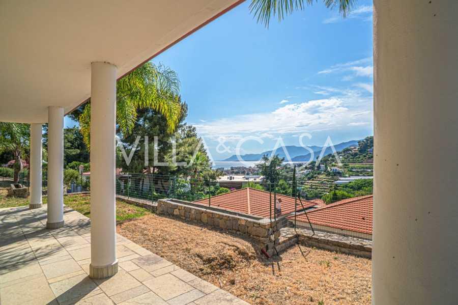 Modern villa in Bordighera