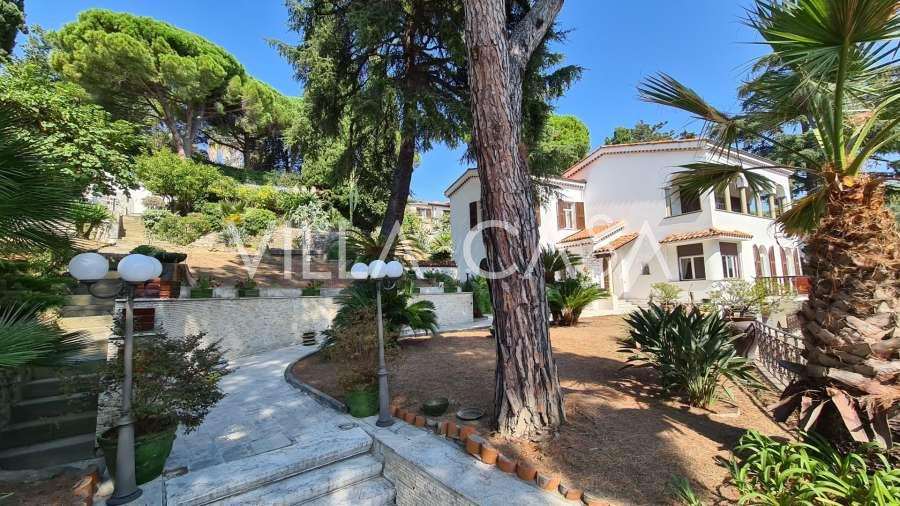 Buy a villa in Sanremo