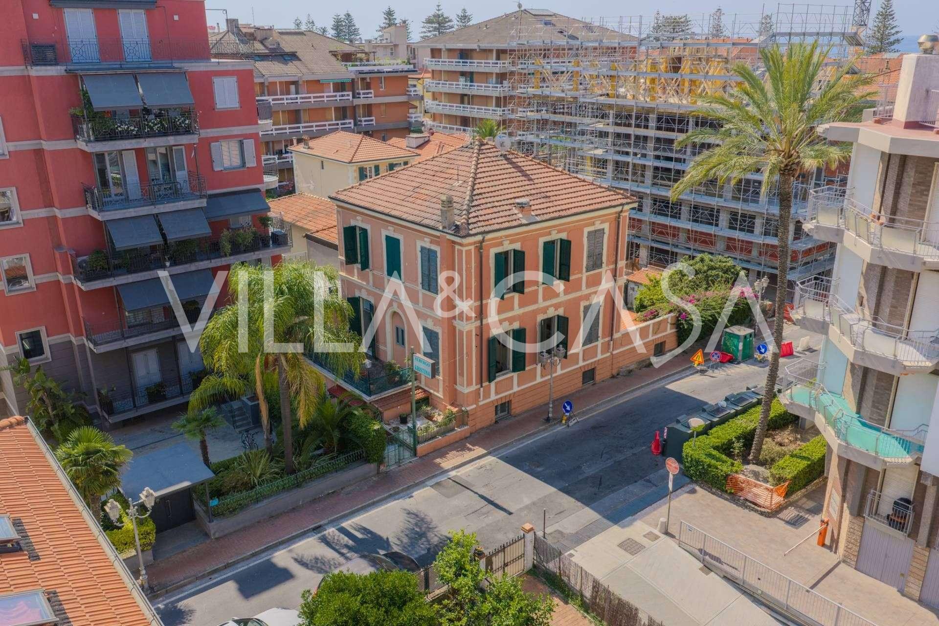 Villa in the center of Bordighera for sale