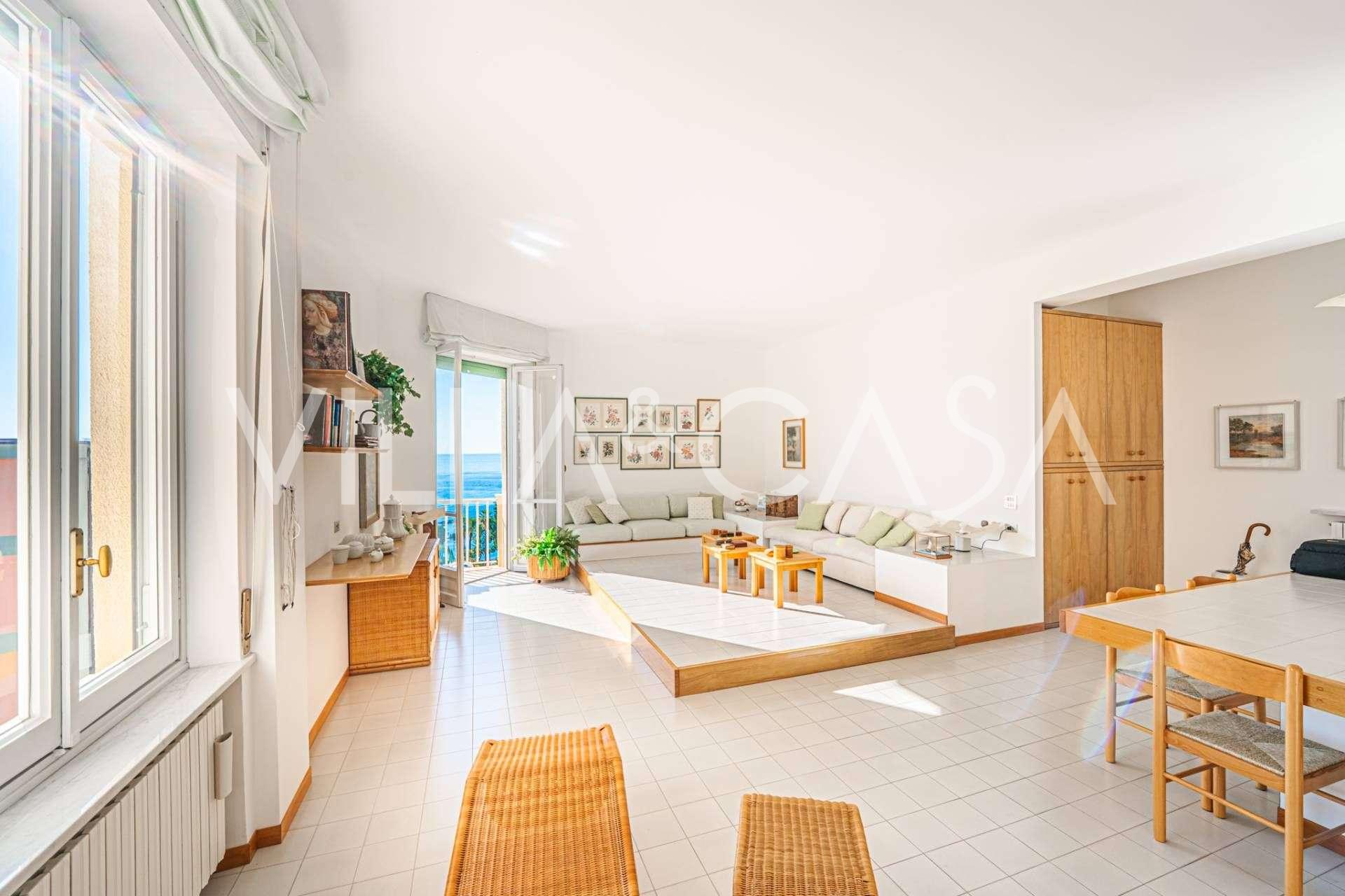 Apartment by the sea in Sanremo, luxurious option for sale