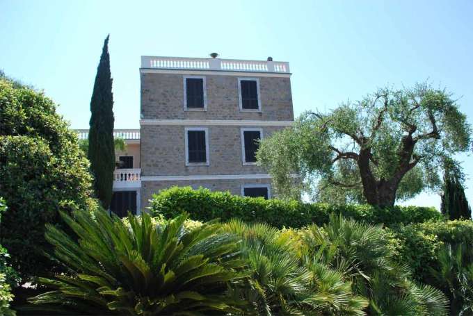 Luxury villa with garden in Liguria, Bordighera