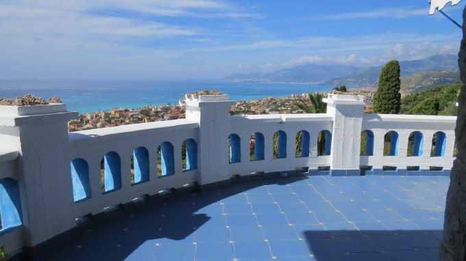 Luxury seaside villa in Bordighera