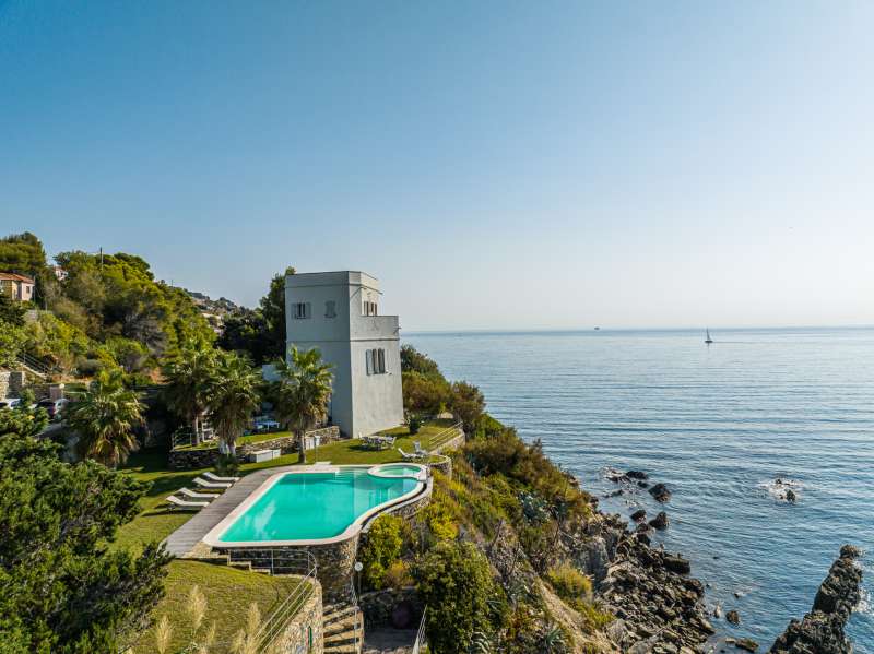 Villa with a private beach in Liguria