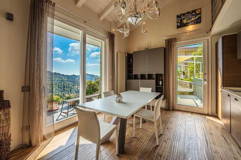 Penthouse for sale in Vallebona.