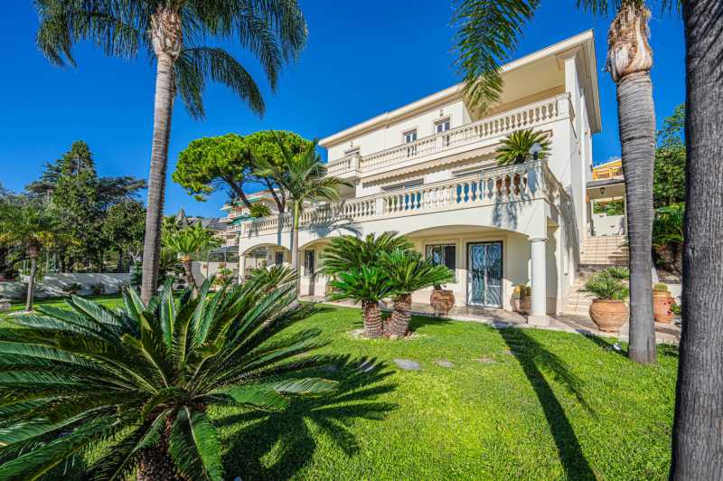 Villa by the sea in Sanremo