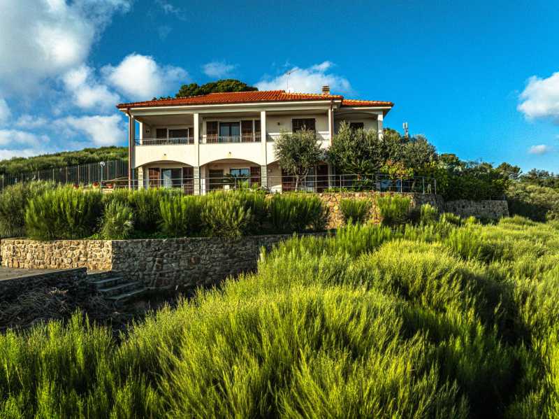 Villa for rent in Bordighera