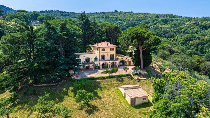 Frascati, a luxury villa near Rome