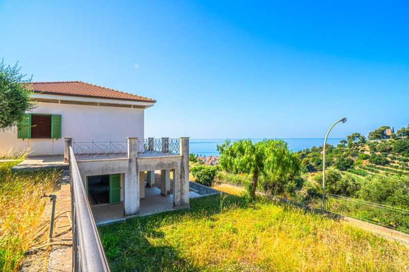 Modern villa in Bordighera