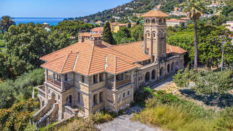 Luxury English Villa near Monaco