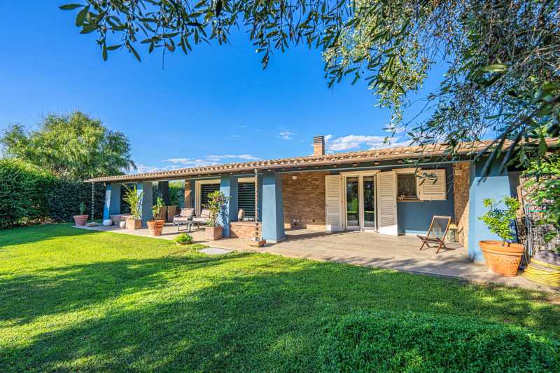New villa by the sea for sale in Pescia Romana