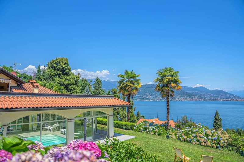 Luxury villa by Lake Maggiore for sale