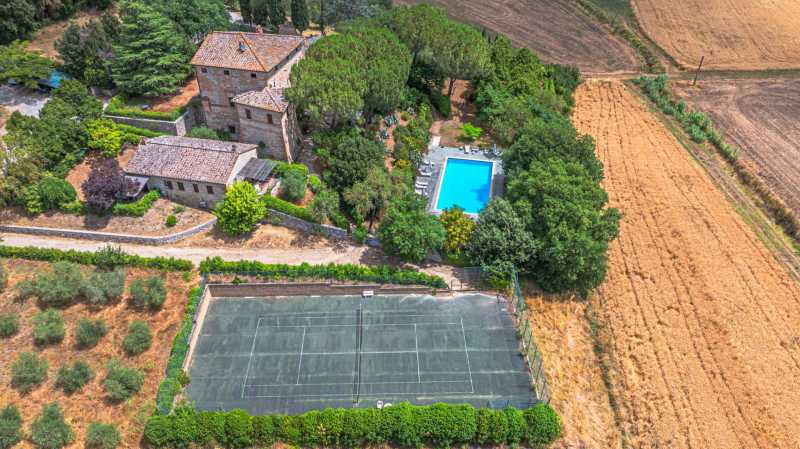 Elegant agriturismo for sale in Perugia