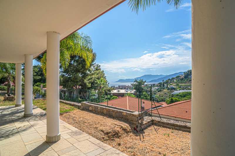 Modern villa in Bordighera