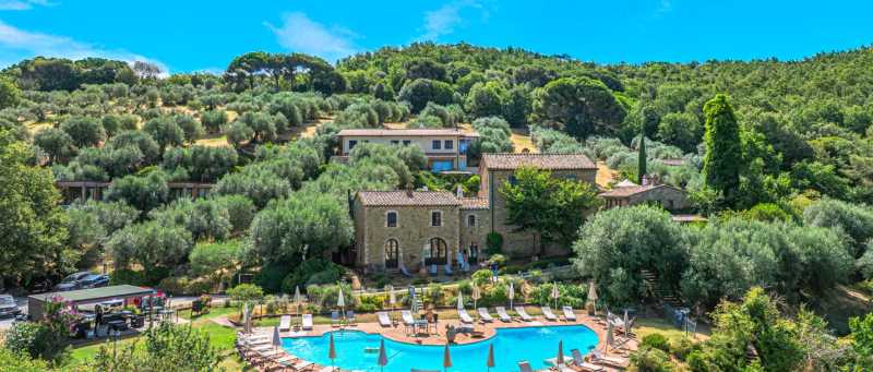 Luxury agritourism by Lake Trasimeno in Umbria