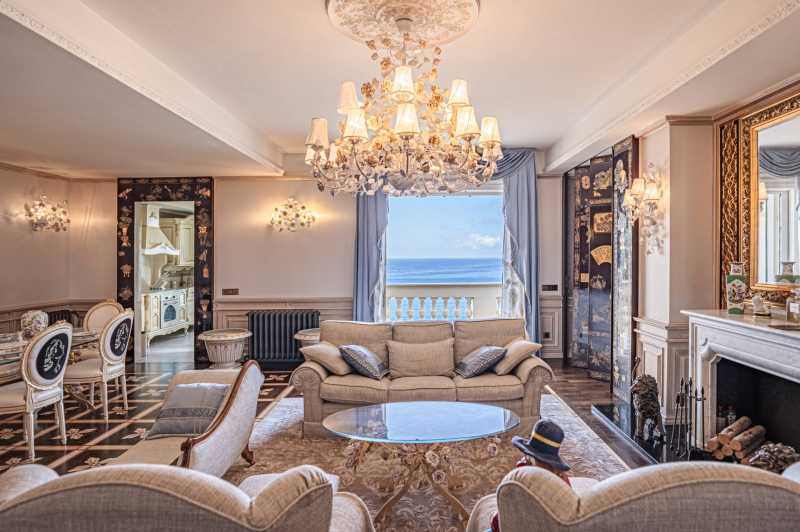 Luxury penthouse in Ospedaletti for sale