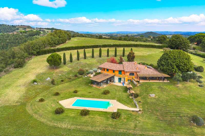 Villa for sale in Trevignano Romano, Lake Bracciano