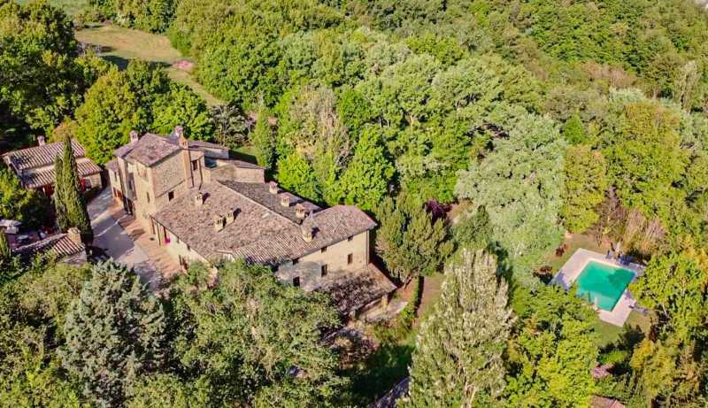 For sale: Elegant agritourism property in Perugia