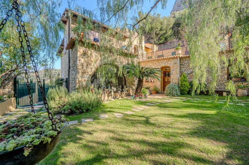 Villa in the style of antiquity in Ventimiglia