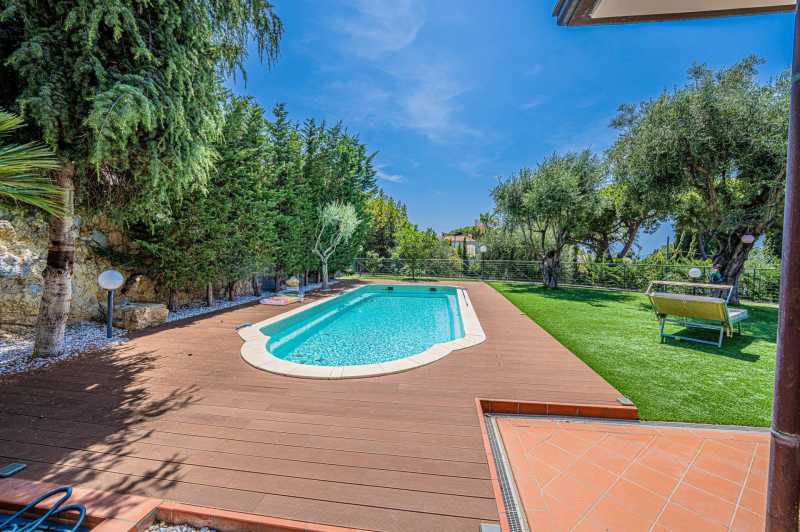 Villa rental with sea view in Bordighera