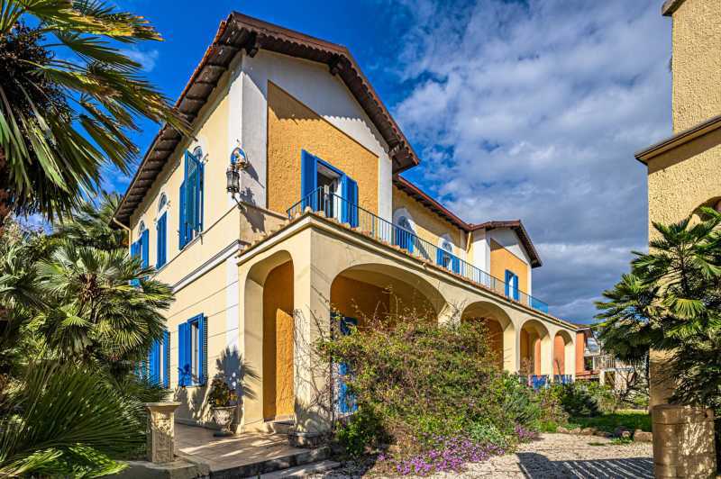 Villa by the sea for sale in Santa Marinella