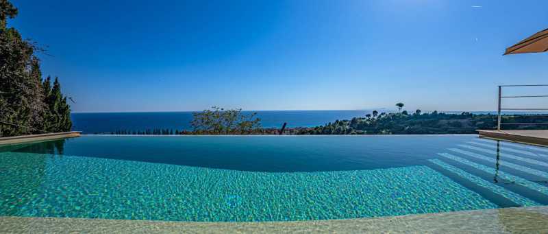 Luxury villa in Bordighera for rent