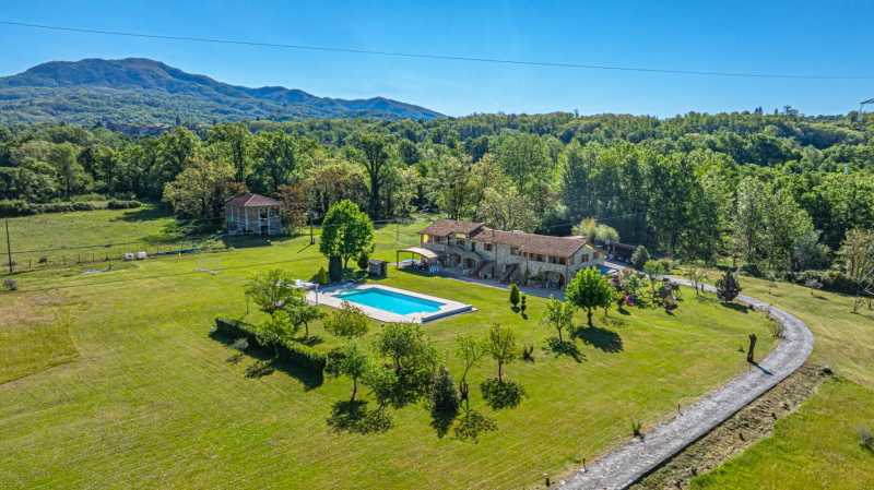 Estate for sale in Villafranca in Lunigiana