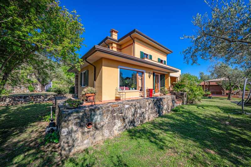 Villa in Carrara for sale