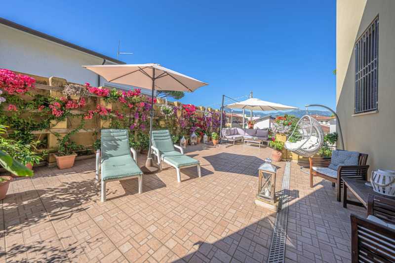 Stylish hotel for sale in Lido di Camaiore