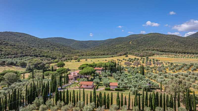 Stylish agritourism for sale in Puntone