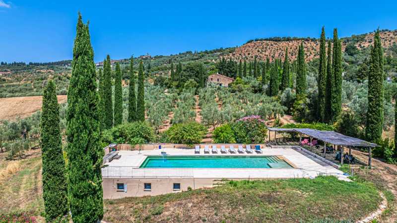 Villa with Roman heritage for sale in Tuscany