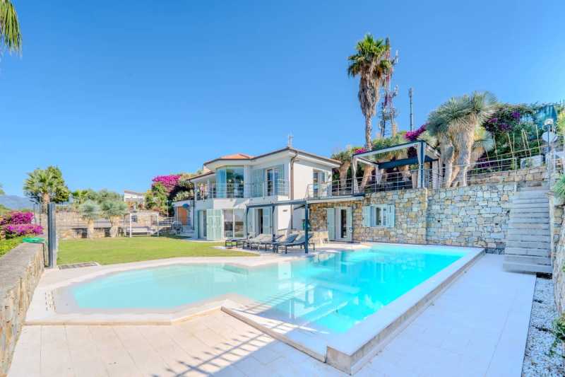 Villa Monet with pool and stunning sea view in Bordighera