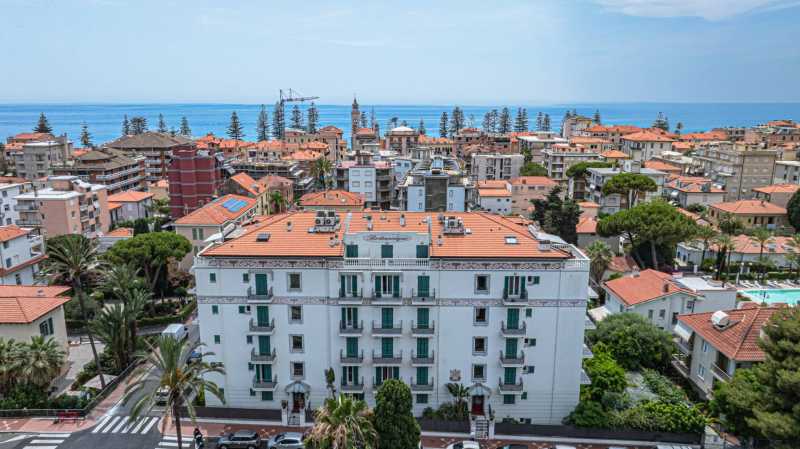 Three-room apartment for rent in Bordighera